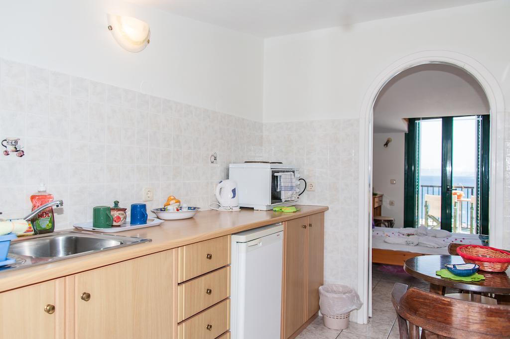 Karmiris Studios And Apartments Keri Стая снимка